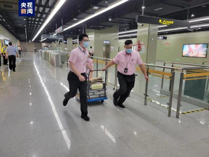 确保防汛安全 上海地铁开展极端暴雨防御应急演练
