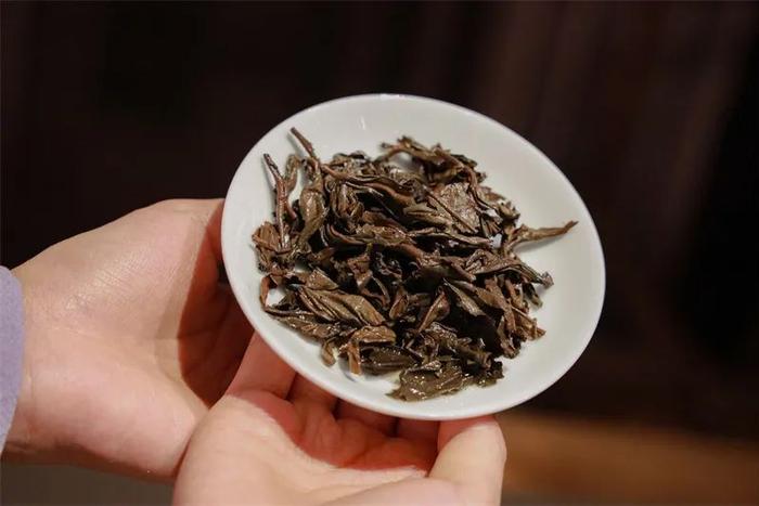 让八位专家茶人惊喜的一泡中期普洱茶，到底什么来头？