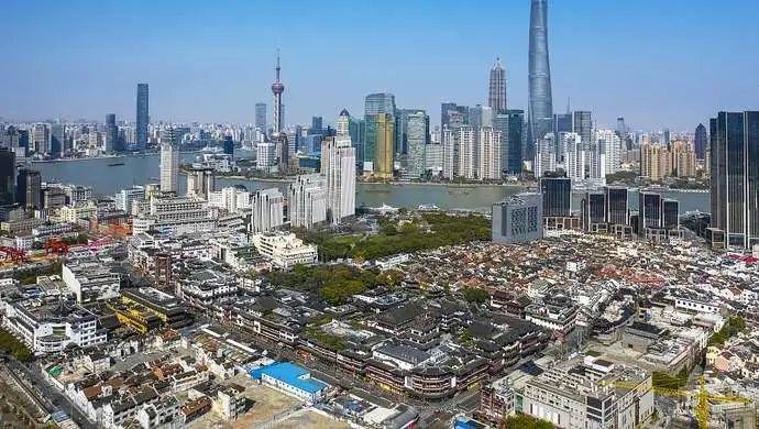 上海最繁华地段，这条路旧改后人去楼空？最新消息：将建成新地标，两边的特色建筑全市罕见→