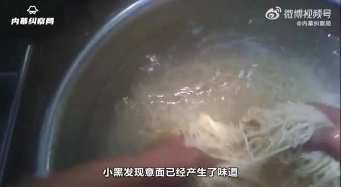 月销过万单！网红外卖轻食店后厨被曝光，网友：脏得每一帧都突破了心理防线