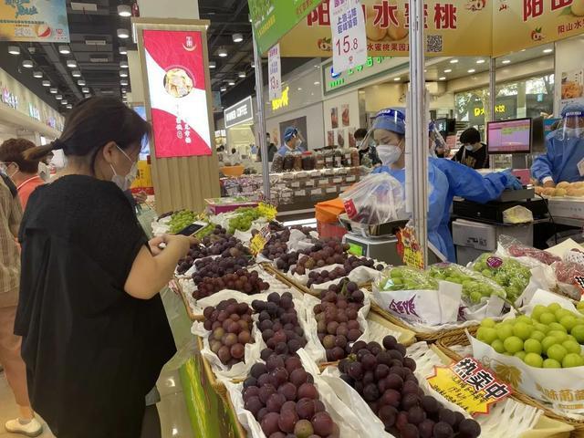 高温天更想吃点水果解解馋，店长亲自教授挑选技巧