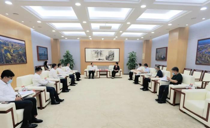 马泽平与北京经济技术开发区工委书记杨秀玲会谈
