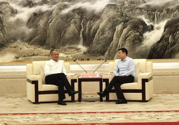 王斌与宁波市委副书记、市长汤飞帆举行会谈