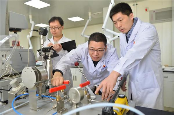 中国石油攻克高效界面位阻表面活性剂核心技术