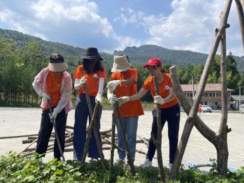 大熊猫国家公园 —“保护生态环境,共建自然学校”志愿者活动