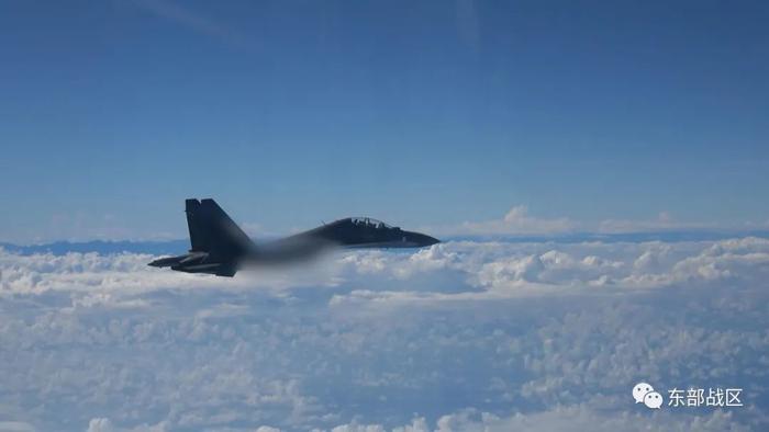 现场视频！空军飞行员俯瞰澎湖列岛！美国国会议员窜访台湾，外交部、国防部回应
