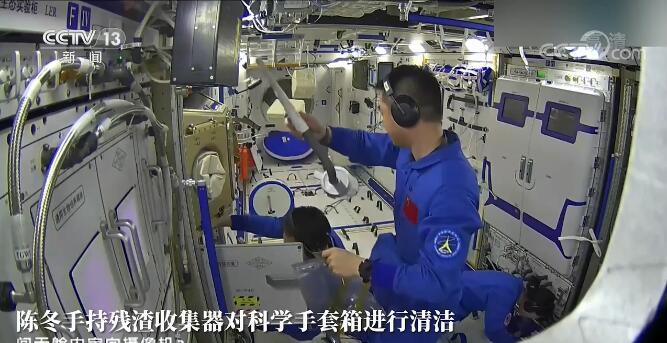 中国空间站 | 航天员完成科学实验机柜解锁安装 问天实验舱气闸舱首次亮相