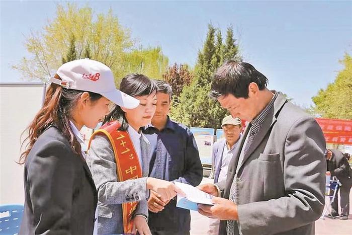 打开一扇“山与海的任意门”  深圳女律师为雪域高原送去法律援助