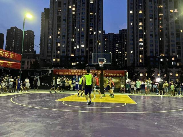 孟达助阵民间赛事 街头篮球争霸赛燃爆杜区赛场