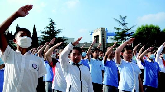 威海市实验中学:燃夏正少年,逐梦谱新篇