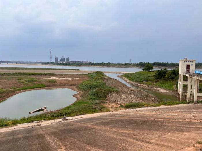 鄱阳湖之变：鱼米之乡干渴，网红“水上公路”名不副实