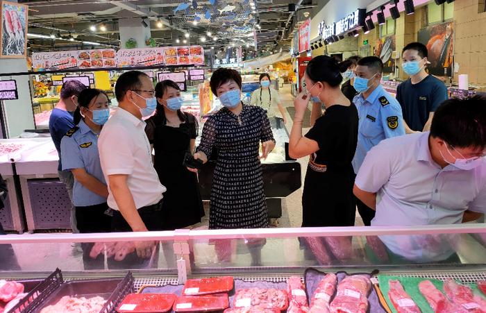 江西省泰和县委领导调研督导中秋节前市场疫情防控和食品安全工作