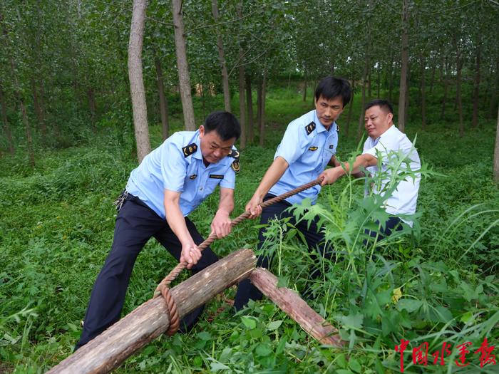 航道保畅不等闲，徐州航务中心及时清理标识标牌遮挡物和航道碍航物