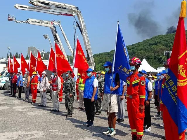 直升机、无人机、机器人、消防炮火速出动……松江佘山的这场演练很震撼