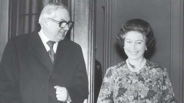 预计英国女王葬礼将在10天后举行，自1955年至今的历任15位英国首相全部由其任命