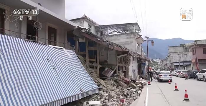 一条条生命通道逐步恢复 这些瞬间记录泸定地震灾区救援