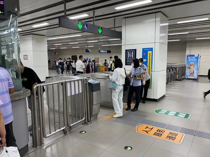北京地铁闸机无法查验健康码有乘客被拦 回应：自动核验功能现已恢复
