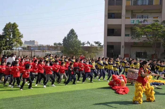 变身“狮子”是什么体验？东莞醒狮少女讲出她们的故事