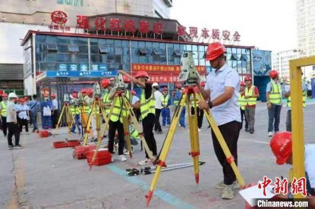 福州滨海快线等在建线路技术工人“大比武” 50余名选手角逐竞赛