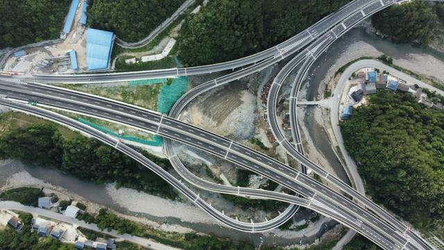 西北地区进出九寨沟最便捷通道广平高速青川段通车：广元至青川青溪古镇仅需1.5小时