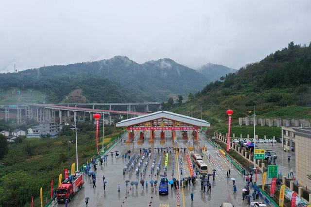 西北地区进出九寨沟最便捷通道广平高速青川段通车：广元至青川青溪古镇仅需1.5小时