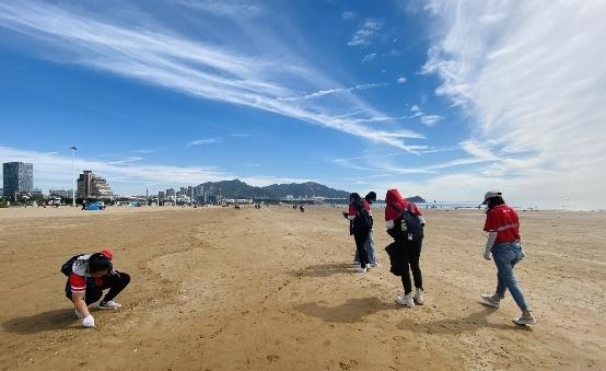 “海”好有你 洁净沙滩 守护美丽海岸线  ——山东中粮可口可乐净滩公益活动