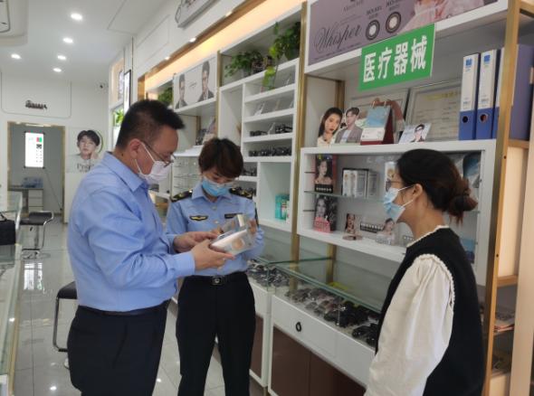 甘肃省泾川县市场监管局开展规范装饰性彩色隐形眼镜专项检查