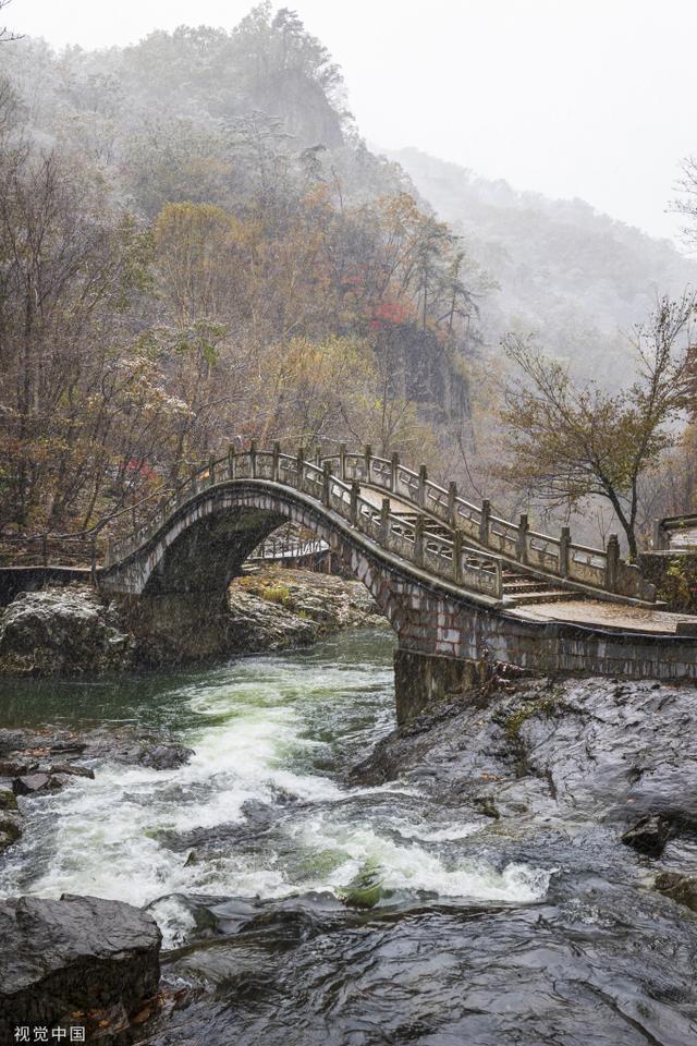 辽宁本溪迎降雪 雪中关门山景区景色独特