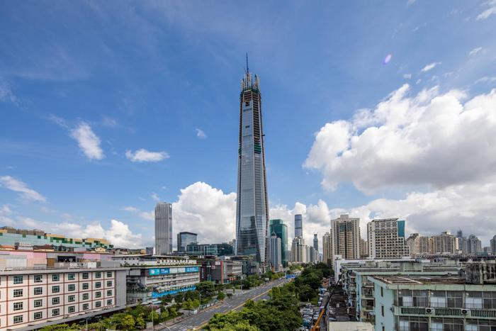 深圳城脉国际金融中心大厦388米天际地标，预计今年12月竣工