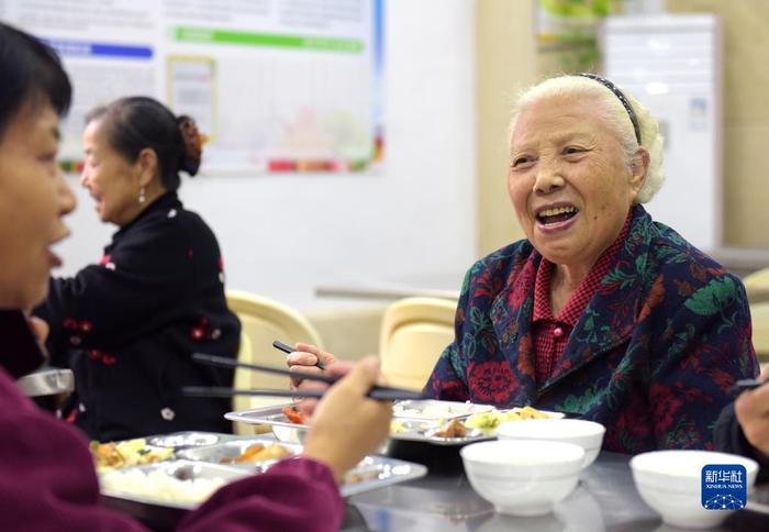 合肥：宾馆餐厅变身社区助老食堂