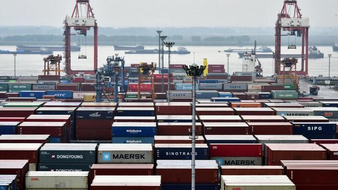 海运转入长江的进口货物，在上海少等一两天，“离港确认”算的是一笔经济账…