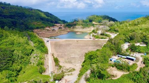 塞舌尔总统视察公司承建的拉戈西大坝项目