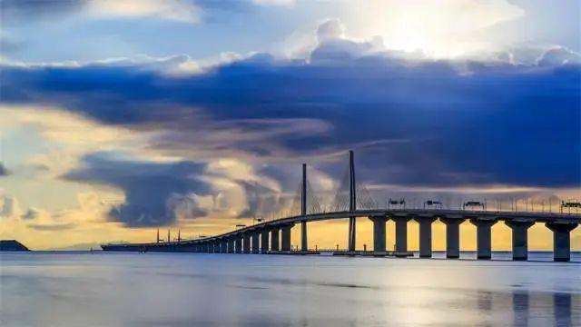 港珠澳大桥通车四周年：跑出大湾区建设“加速度”