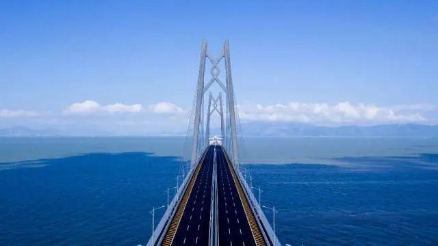 港珠澳大桥通车四周年：跑出大湾区建设“加速度”