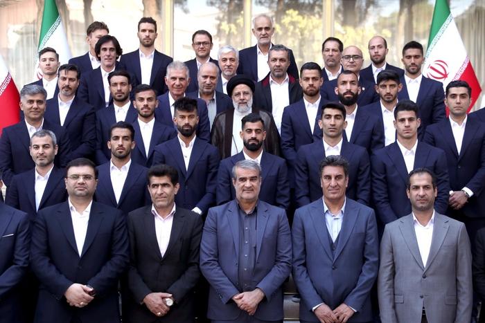 伊朗总统接见国家男子足球队 为其出征卡塔尔世界杯壮行