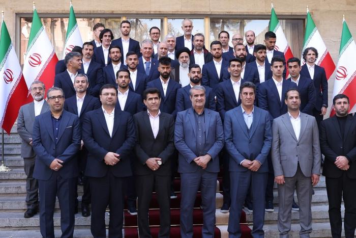 伊朗总统接见国家男子足球队 为其出征卡塔尔世界杯壮行