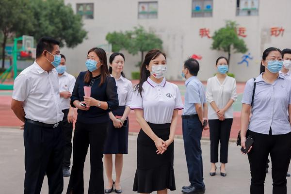 心系教育 爱满新湖——美思康宸集团·广州白云山和记黄埔爱心捐赠仪式昨日举行