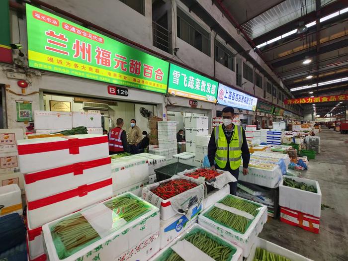 上海最大一级批发市场西郊国际：蔬菜、猪肉供应量已恢复8至9成，水果供应已全面恢复