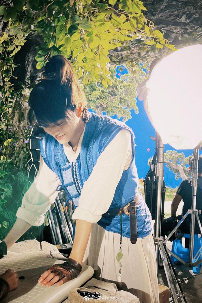 许凯发布《仙剑六祈今朝》幕后照片，称“一切自今日始”