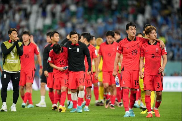 补时绝杀！韩国2-1战胜葡萄牙，以小组第二出线，韩国队员赛前称“我们可以创造奇迹”