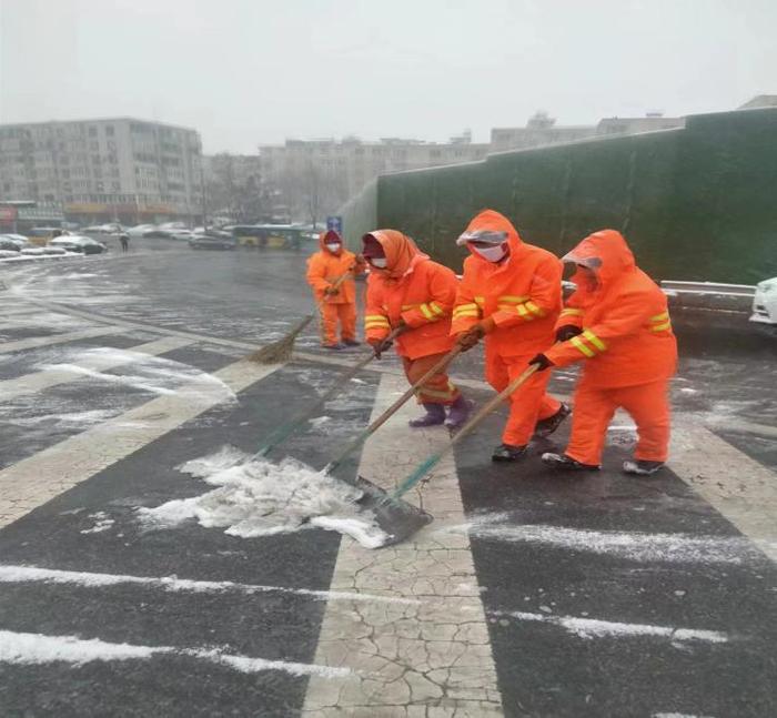 大连快速响应！清雪，除冰，保畅通！