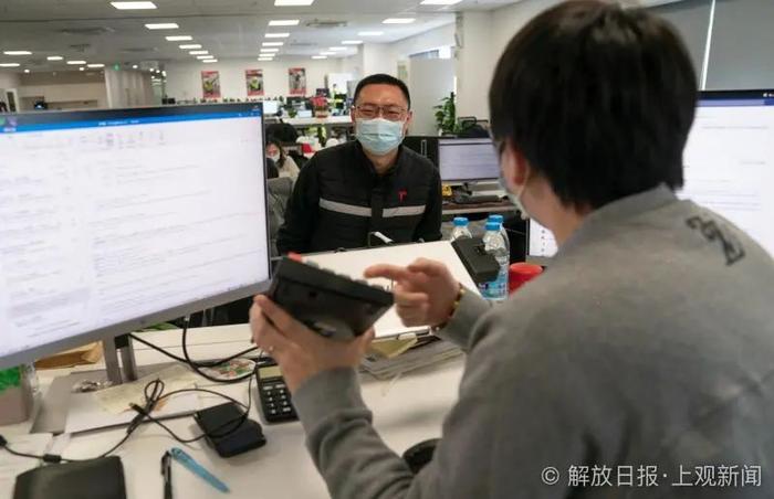 特斯拉年内股价跌去一半，中国掌门人接任全球CEO能扭转局面吗？