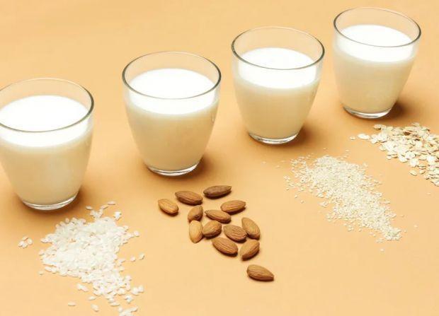 燕麦奶、豆奶、杏仁奶 这些植物奶能代替牛奶吗？