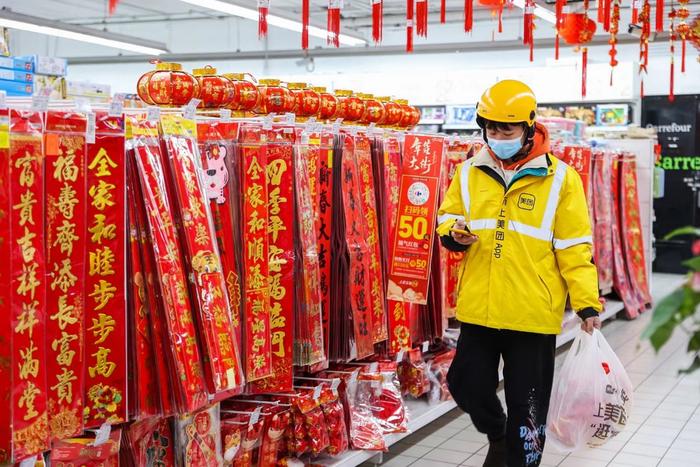 新经济观察丨成都线上线下消费大幅升温 餐馆再现排队等位盛况