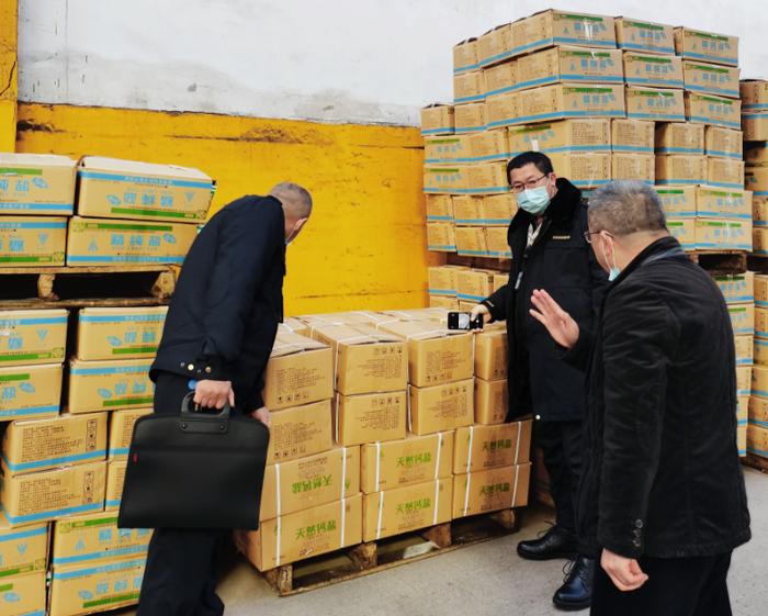 四川省乐山市市场监管局开展食盐市场联合执法行动