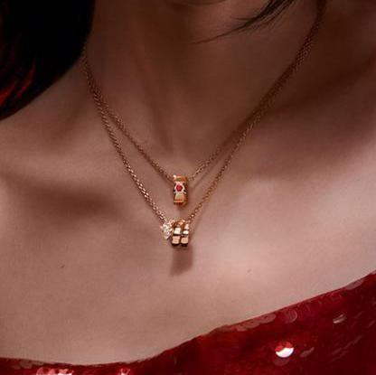 BVLGARI宝格丽甄选新年礼物，以欢欣红色与璀璨宝石点缀项链与腕表 传递美好期许