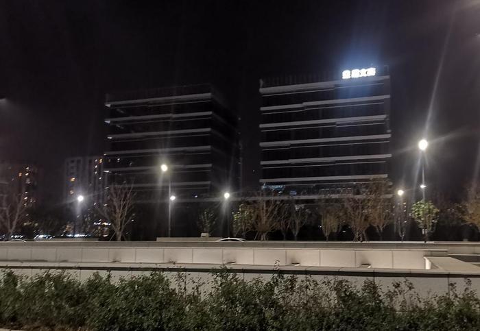 科创大楼喜迎亮灯标志着易文赛在科研道路再进一步