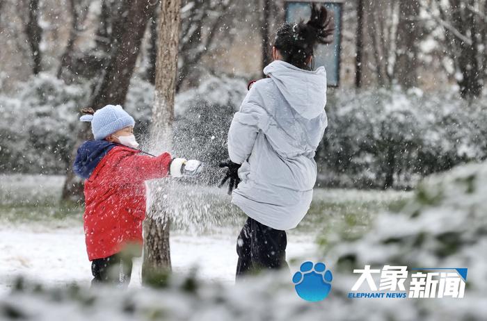 今天你玩雪了吗？ 郑州迎来2023年第一场降雪