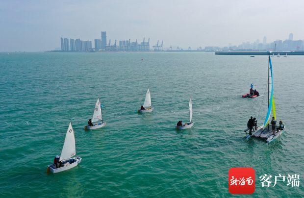 原创组图｜冬训正当时：来自全国各地的帆船帆板队扬帆海口西海岸