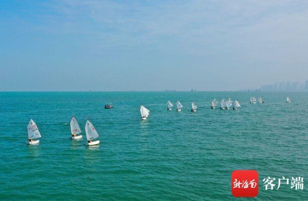 原创组图｜冬训正当时：来自全国各地的帆船帆板队扬帆海口西海岸